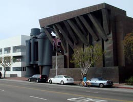 Фрэнк Гери. Frank Gehry: Chiat Day Building, Venice, California, USA, 1985-1991