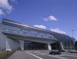 Заха Хадид. Zaha Hadid Architects: BMW Central Building, Leipzig, Germany (Центральное здание завода BMW, Лейпциг, Германия), 2001—2005
