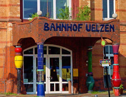 Фриденсрайх Хундертвассер. Friedensreich Hundertwasser: Городской вокзал г. Ильцен. Hundertwasser environmental railway station Uelzen