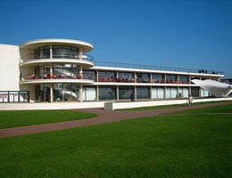 Erich Mendelsohn. Эрих Мендельсон: «The De La Warr Pavilion», Бексхилл-он-Си, Суссекс, Англия — Bexhill-on-Sea, Sussex, England (1934)