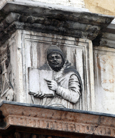 Фра Джованни Джокондо. Fra Giovanni Giocondo на фасаде Палаццо дель Консильо в Вероне