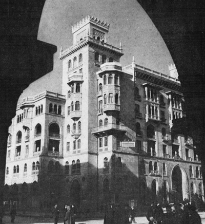 М. А. Усейнов, С. А. Дадашев. Жилой дом работников треста «Бузовнынефть» в Баку. 1945