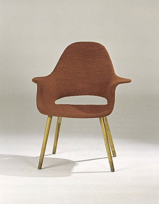 Charles & Ray Eames. Чарльз и Рэй Эймс. Organic Chair Highback. 1940. Создан Эймс совместно с Ееро Саариненом (Eero Saarinen)