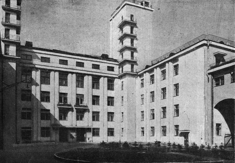 И.А. Фомин. Здание Московского совета Двор. 1930 г.