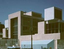 Фрэнк Гери. Frank Gehry: Frances Howard Goldwyn Hollywood Regional Library, Hollywood, California, USA, 1985