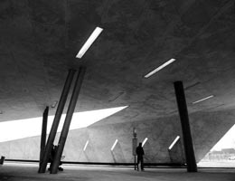 Заха Хадид. Zaha Hadid Architects: Hoenheim-North Terminus & Car Park, Hoenheim, Strasbourg, France (Вокзал Hoenheim-North и паркинг, Страсбург, Франция), 1998—2001