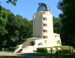 Erich Mendelsohn. Эрих Мендельсон: Башня Эйнштейна (обсерватория на горе Телеграфенберг в Потсдаме, 1917 г. либо 1920—1921 гг. Einsteinturm (Observatory on the Telegraphenberg) in Potsdam