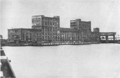 О. Р Мунц. Волховская ГЭС. Вид со стороны верхнего бьефа. 1923—1926