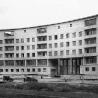 Е.А. Левинсон, И.И. Фомин. Жилой дом на Карповке в Ленинграде. 1934