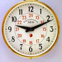 Настенные часы AEG. Петер Беренс, 1910 г.