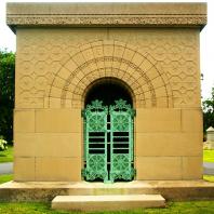 Carrie Eliza Getty Tomb, Graceland Cemetery, Chicago (1890). Adler & Sullivan