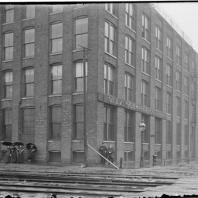 Selz, Schwab & Company Factory, Chicago (1886–1887). Adler & Sullivan