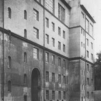 Дом на Моховой ул. (проспект Маркса) в Москве. 1933—1934. Задний фасад